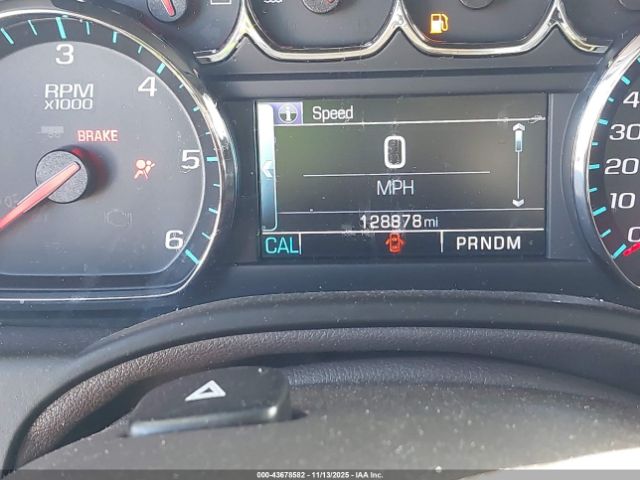 Chevrolet Suburban 1500 Ltz Image 13