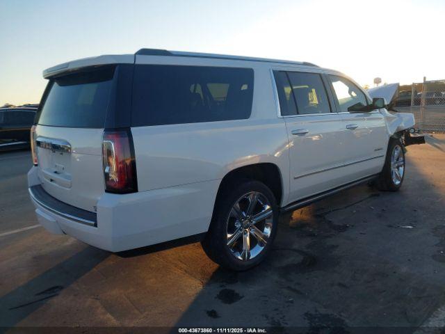 GMC Yukon Denali Image 4