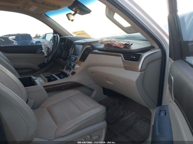 GMC Yukon Denali Image 5