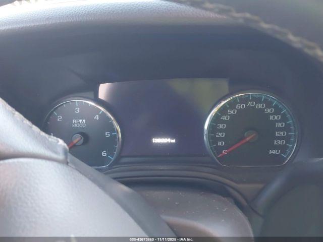 GMC Yukon Denali Image 7