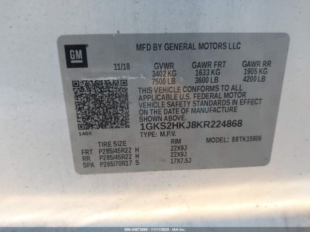 GMC Yukon Denali Image 11