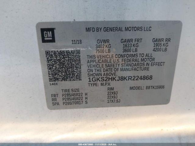 GMC Yukon Denali Image 11