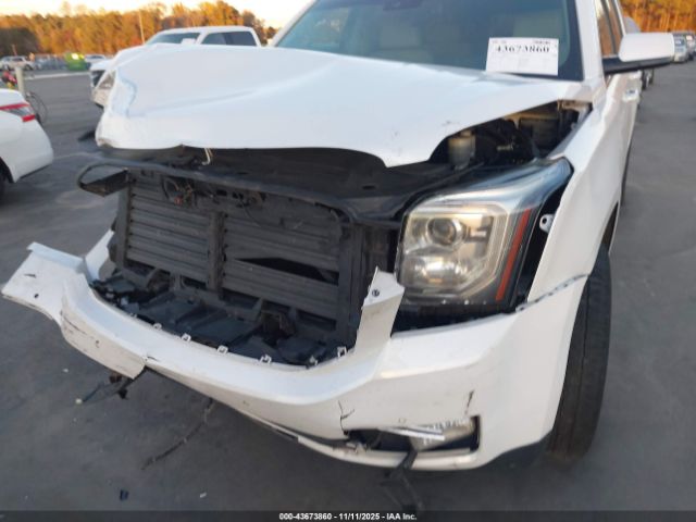 GMC Yukon Denali Image 2