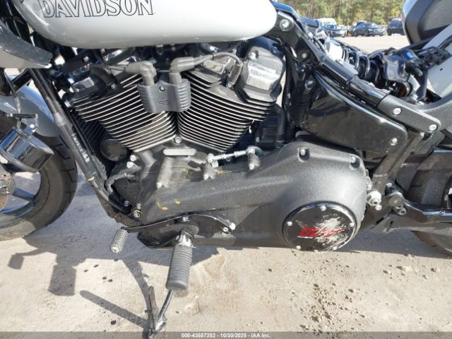 Harley-Davidson Fxlrst Image 12