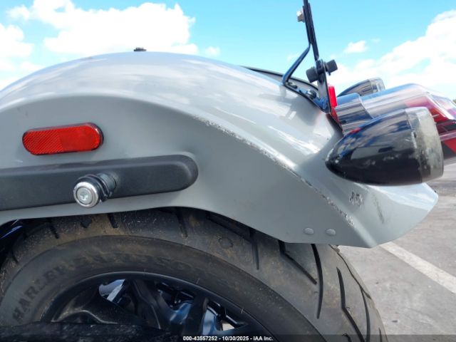 Harley-Davidson Fxlrst Image 15