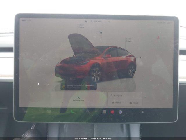 Tesla Model Y Image 18