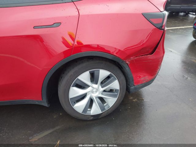 Tesla Model Y Image 16