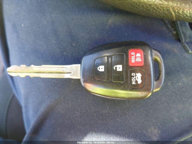 Toyota Corolla Le Image 9