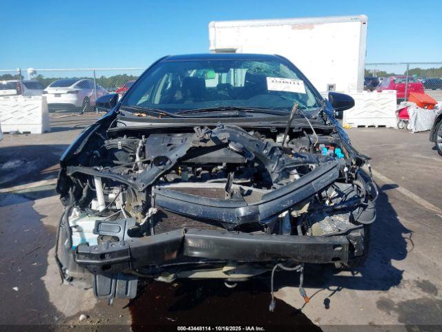 Toyota Corolla Le Image 12