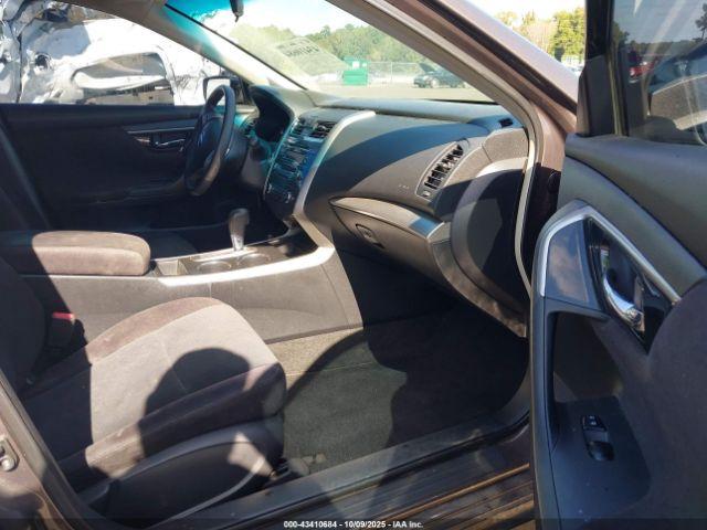 Nissan Altima 2.5 S Image 4