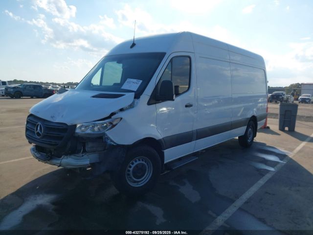 Mercedes-Benz Sprinter 2500 High Roof I4 Image 4