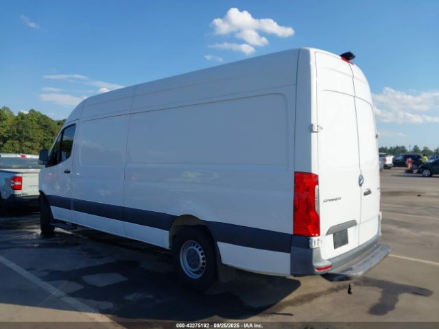 Mercedes-Benz Sprinter 2500 High Roof I4 Image 3