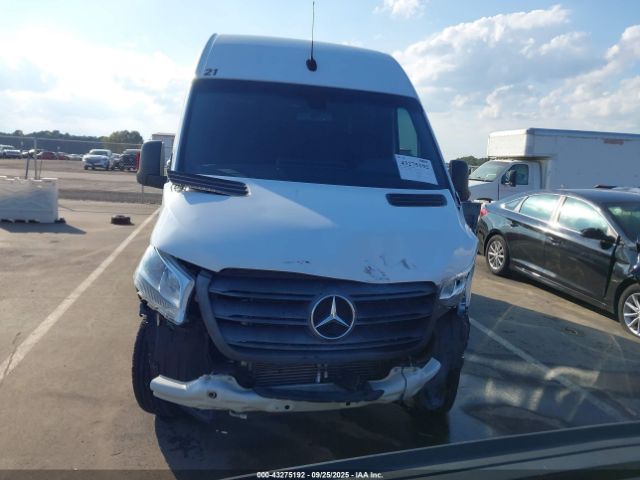 Mercedes-Benz Sprinter 2500 High Roof I4 Image 19