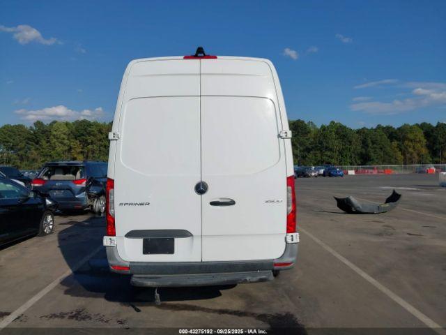 Mercedes-Benz Sprinter 2500 High Roof I4 Image 6