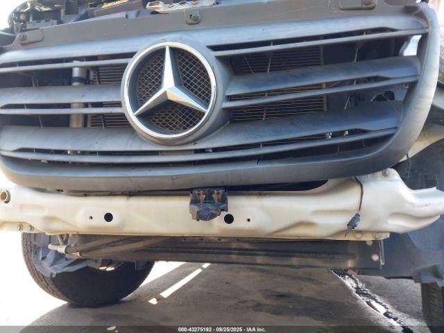 Mercedes-Benz Sprinter 2500 High Roof I4 Image 13