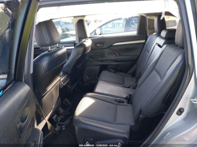 Toyota Highlander Le Plus V6 Image 11