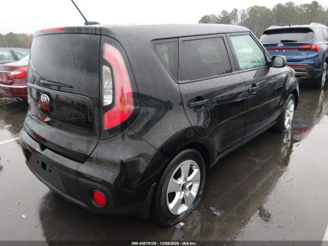 Kia Soul Image 16