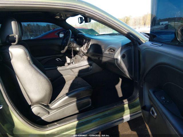 Dodge Challenger Image 8