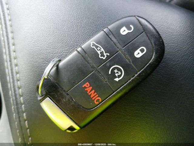 Dodge Challenger Image 13