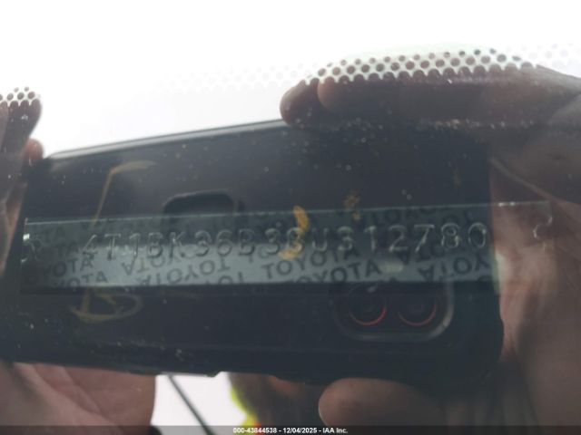 Toyota Avalon Limited Image 4