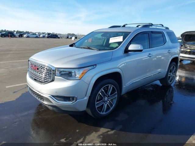 GMC Acadia Denali Image 4