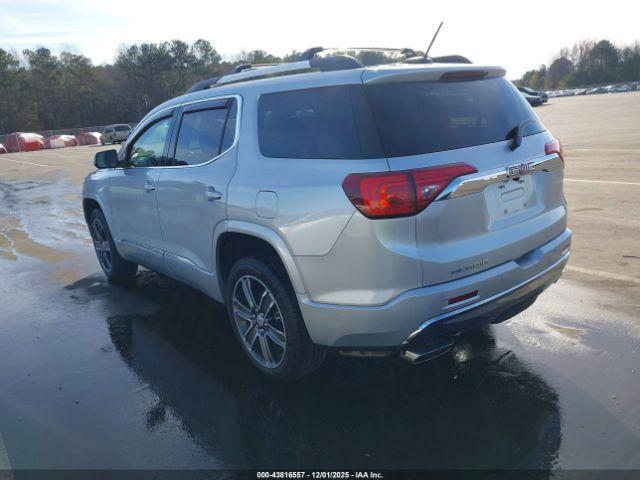 GMC Acadia Denali Image 2