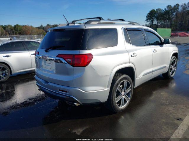 GMC Acadia Denali Image 7