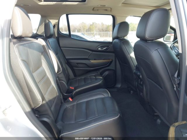 GMC Acadia Denali Image 8