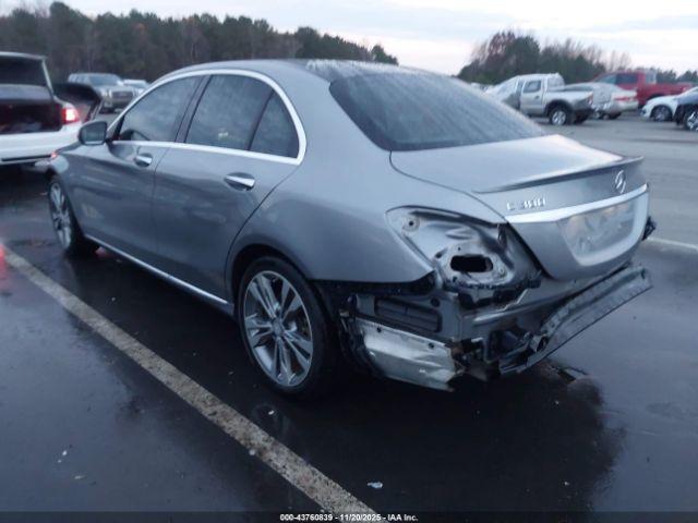 Mercedes-Benz C-Class Image 11