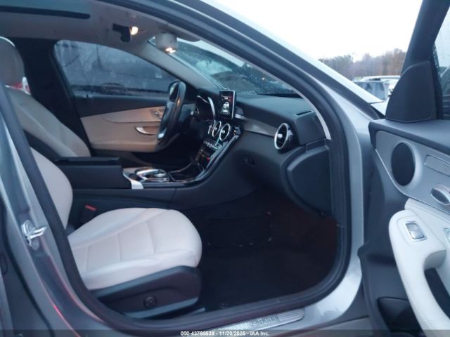 Mercedes-Benz C-Class Image 13