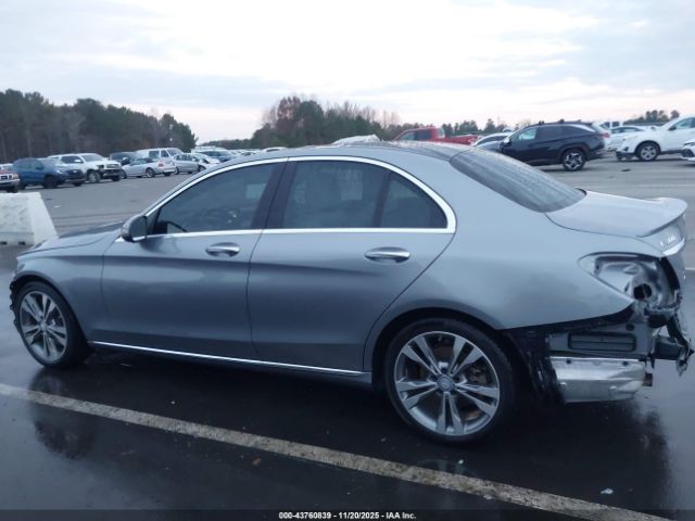 Mercedes-Benz C-Class Image 3