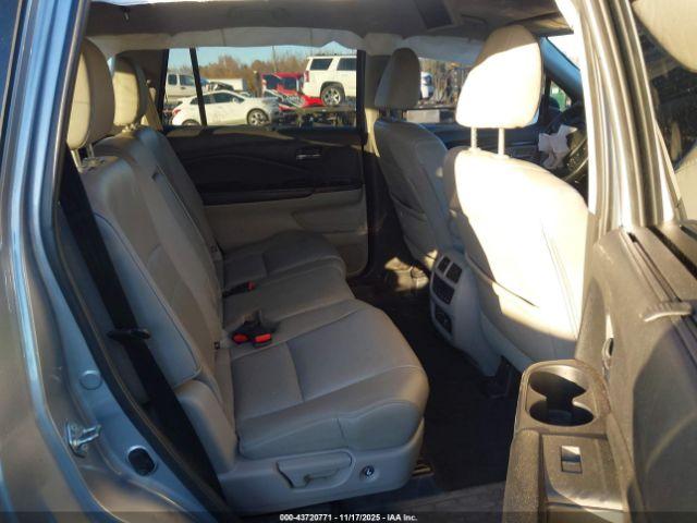 Honda Pilot Touring Image 5