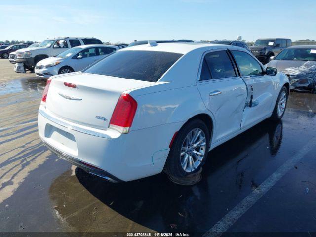Chrysler 300c Image 3