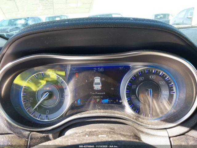 Chrysler 300c Image 15