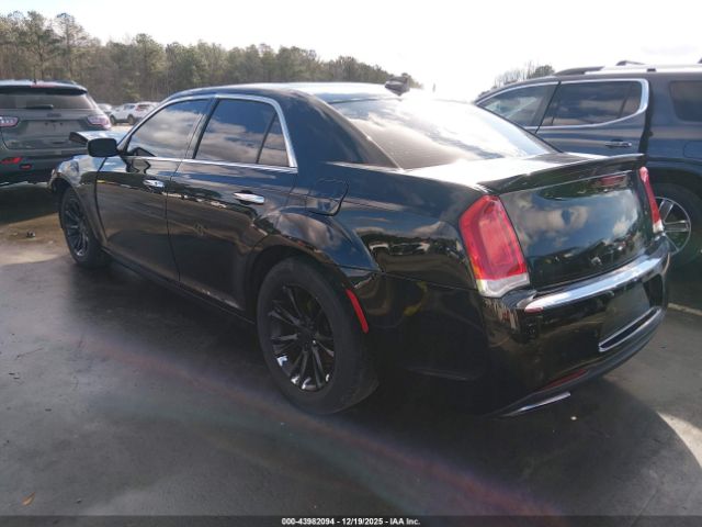 Chrysler 300c Image 2