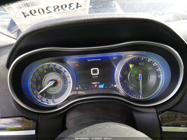 Chrysler 300c Image 6