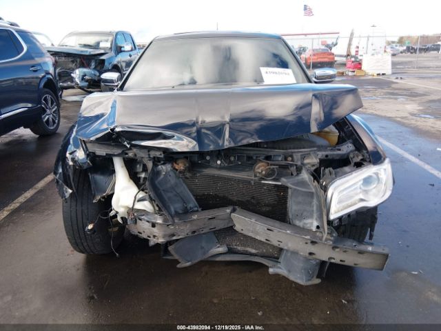 Chrysler 300c Image 15