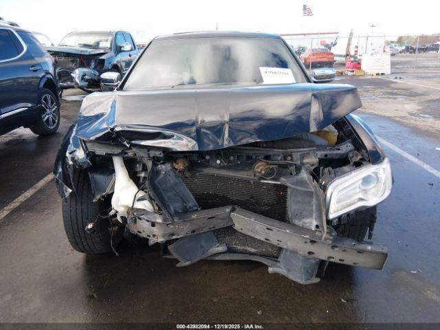 Chrysler 300c Image 15