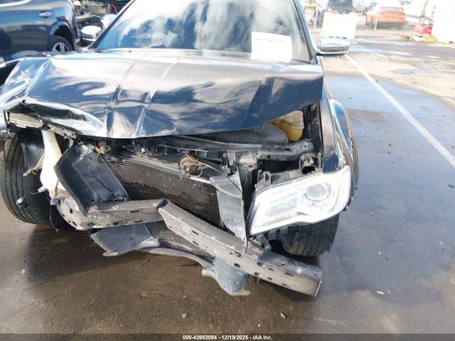 Chrysler 300c Image 18