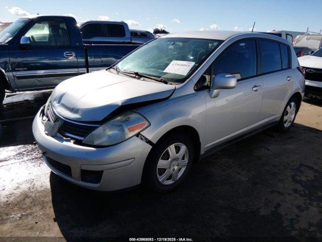 Nissan Versa 1.8s Image 8