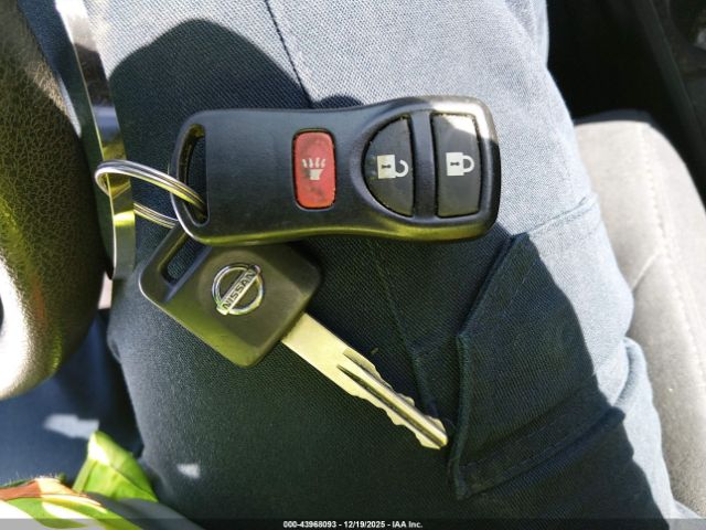 Nissan Versa 1.8s Image 12