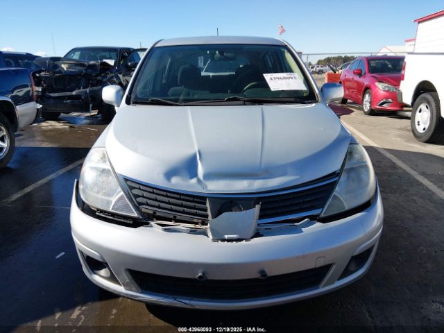 Nissan Versa 1.8s Image 13