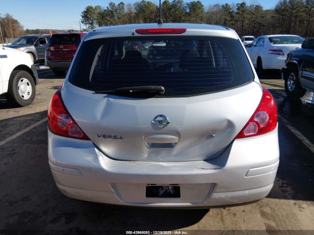 Nissan Versa 1.8s Image 3