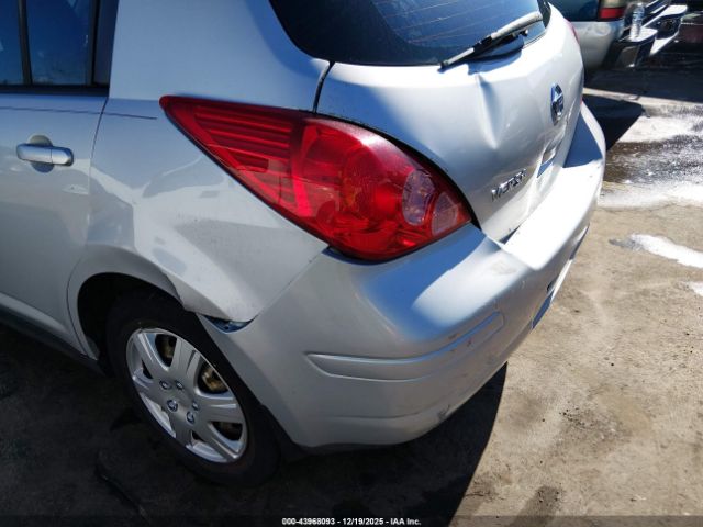 Nissan Versa 1.8s Image 17