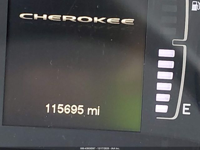 Jeep Cherokee Latitude Image 9