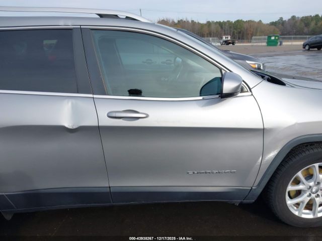 Jeep Cherokee Latitude Image 17