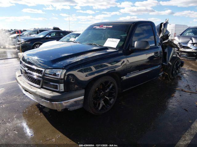 Chevrolet Silverado 1500 Work Truck Image 2