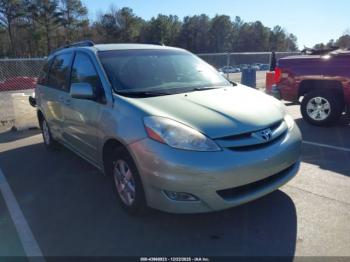  Salvage Toyota Sienna