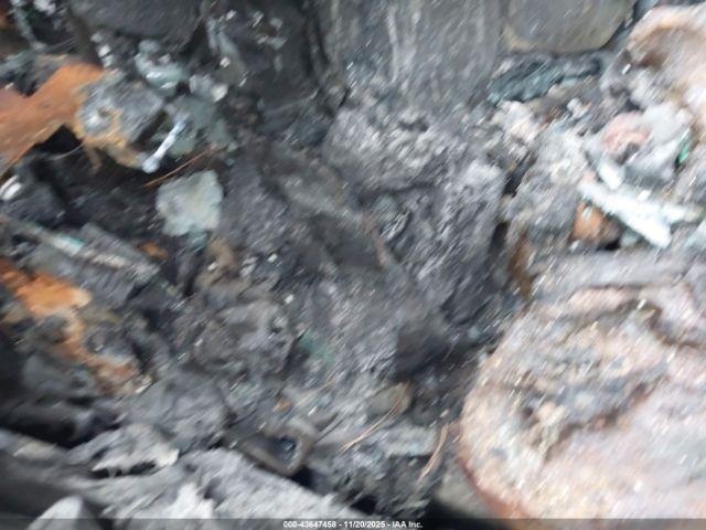 Chevrolet Express Work Van Image 10