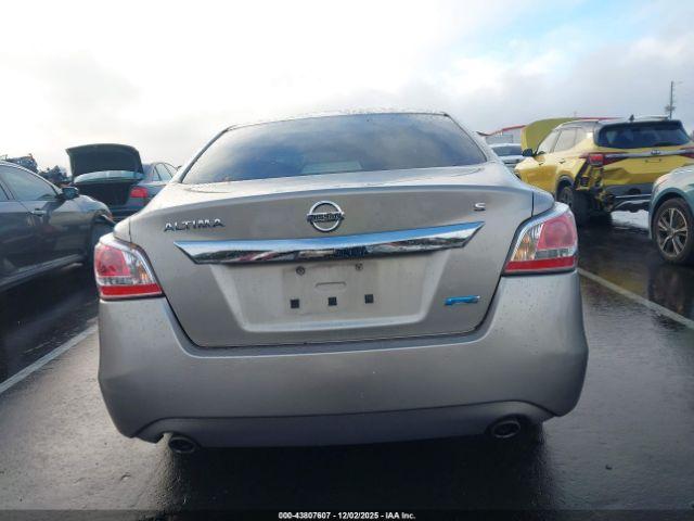 Nissan Altima 2.5 S Image 12